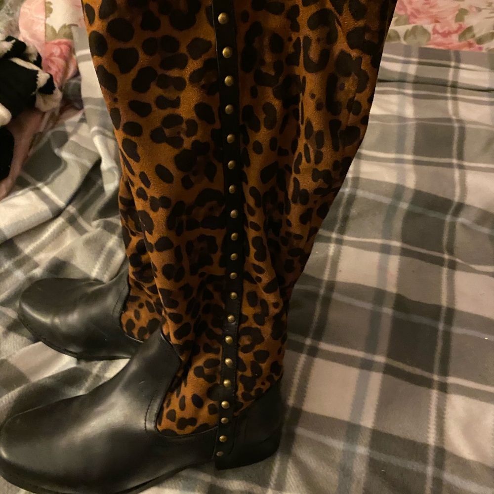 Leopard boots